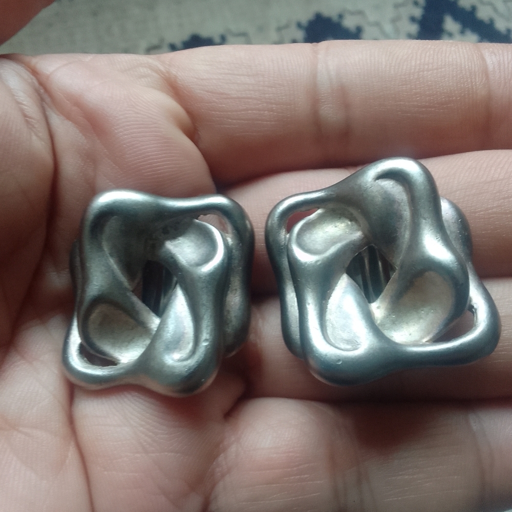 Vintage 80s Clip Earrings Silver Tone Sign PEP  1.0"
